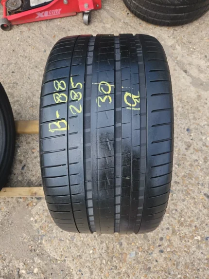 Vredestein tyre